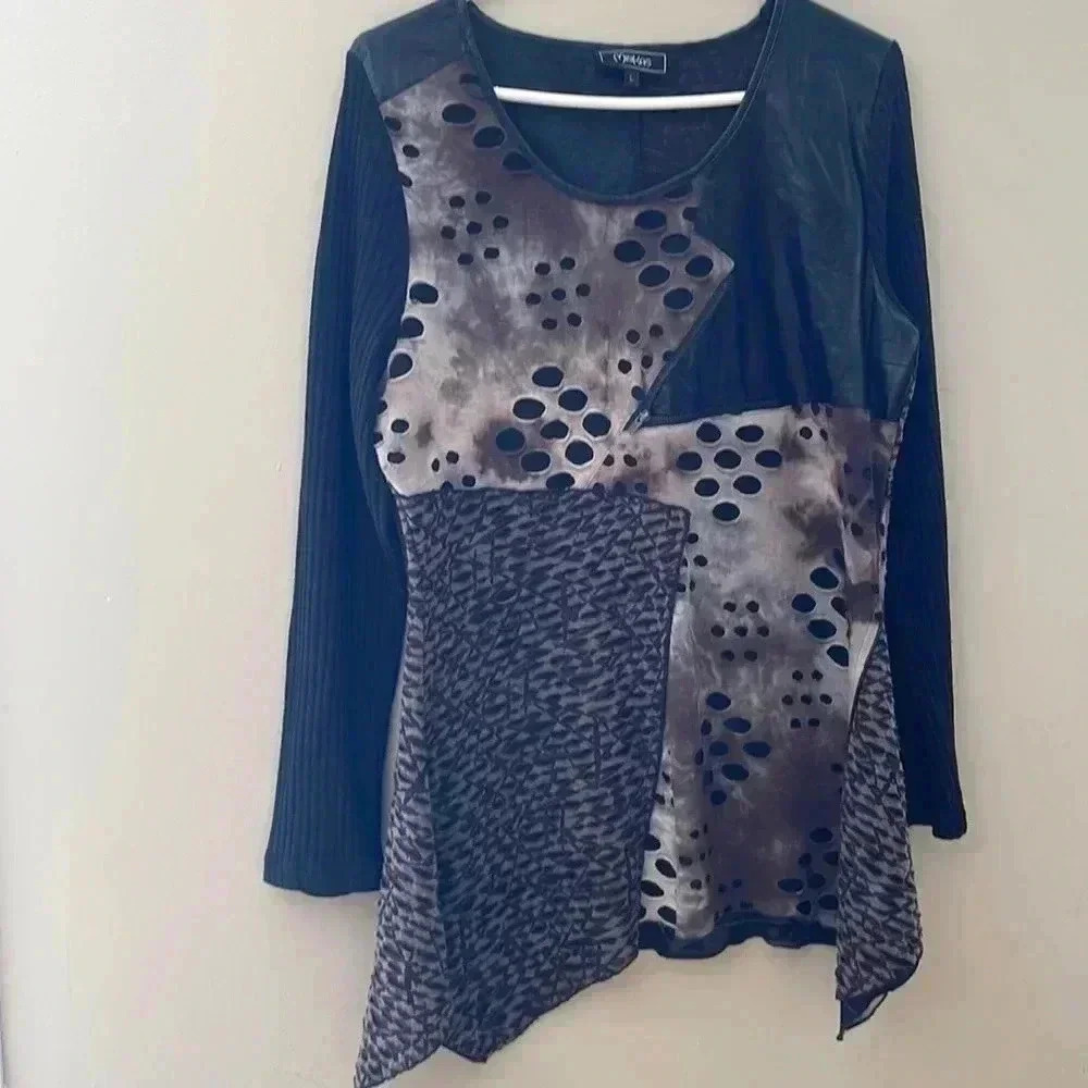 ❤️2/$30❤️[L]Minkas Mesh Accented Multi  Material Patches Tunic Sweater